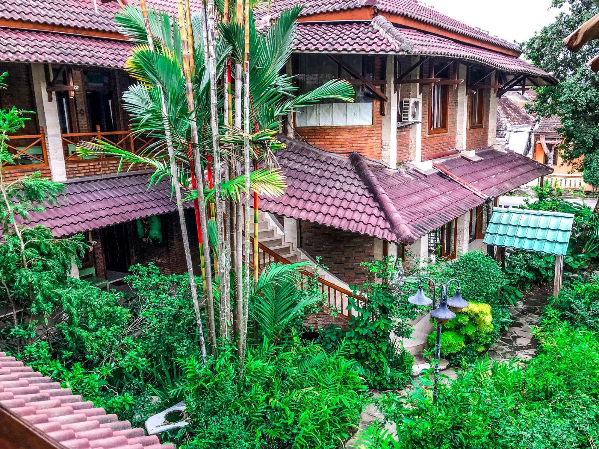 Arys Garden Hotel Yogyakarta Exterior foto