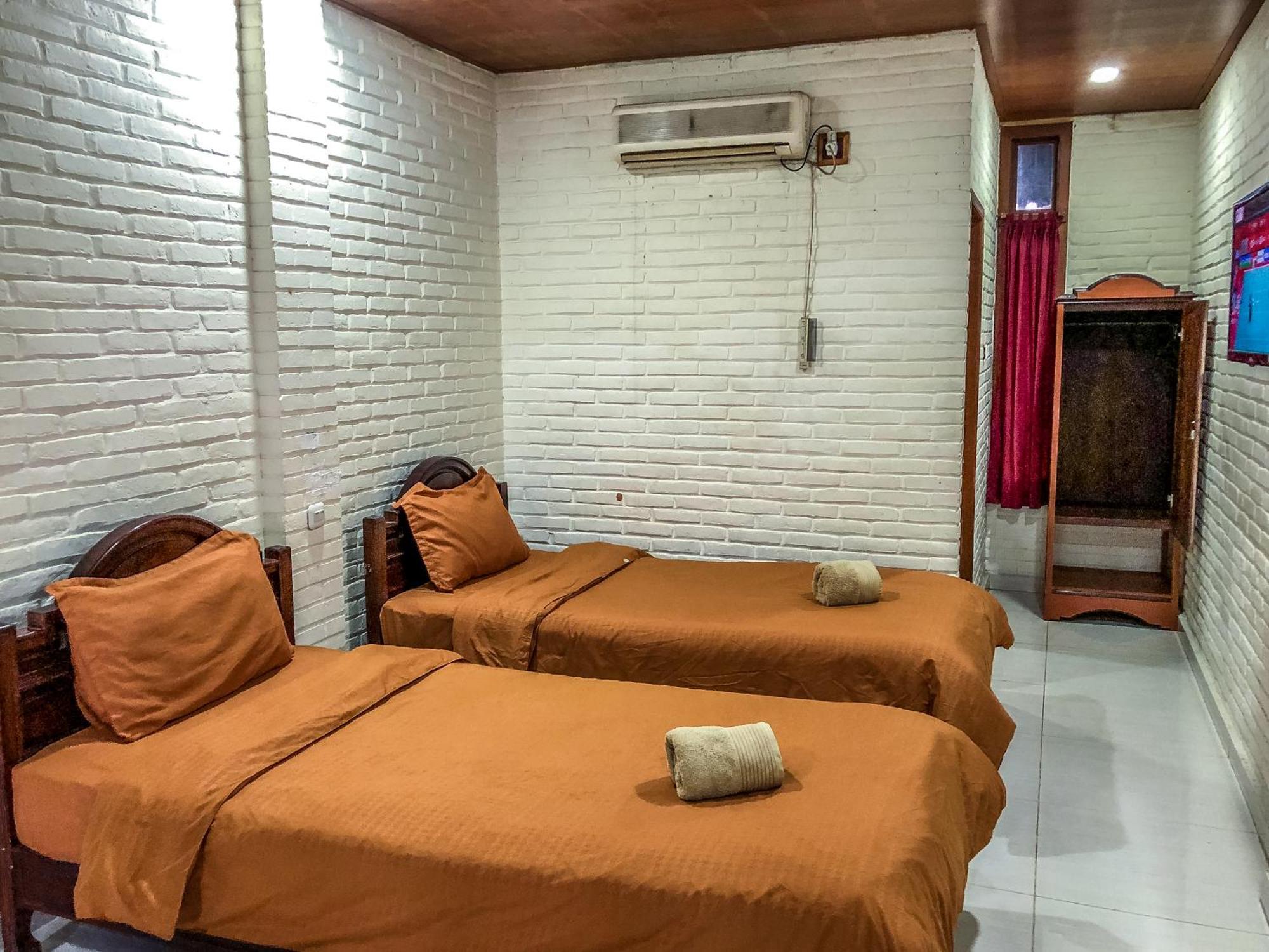 Arys Garden Hotel Yogyakarta Exterior foto