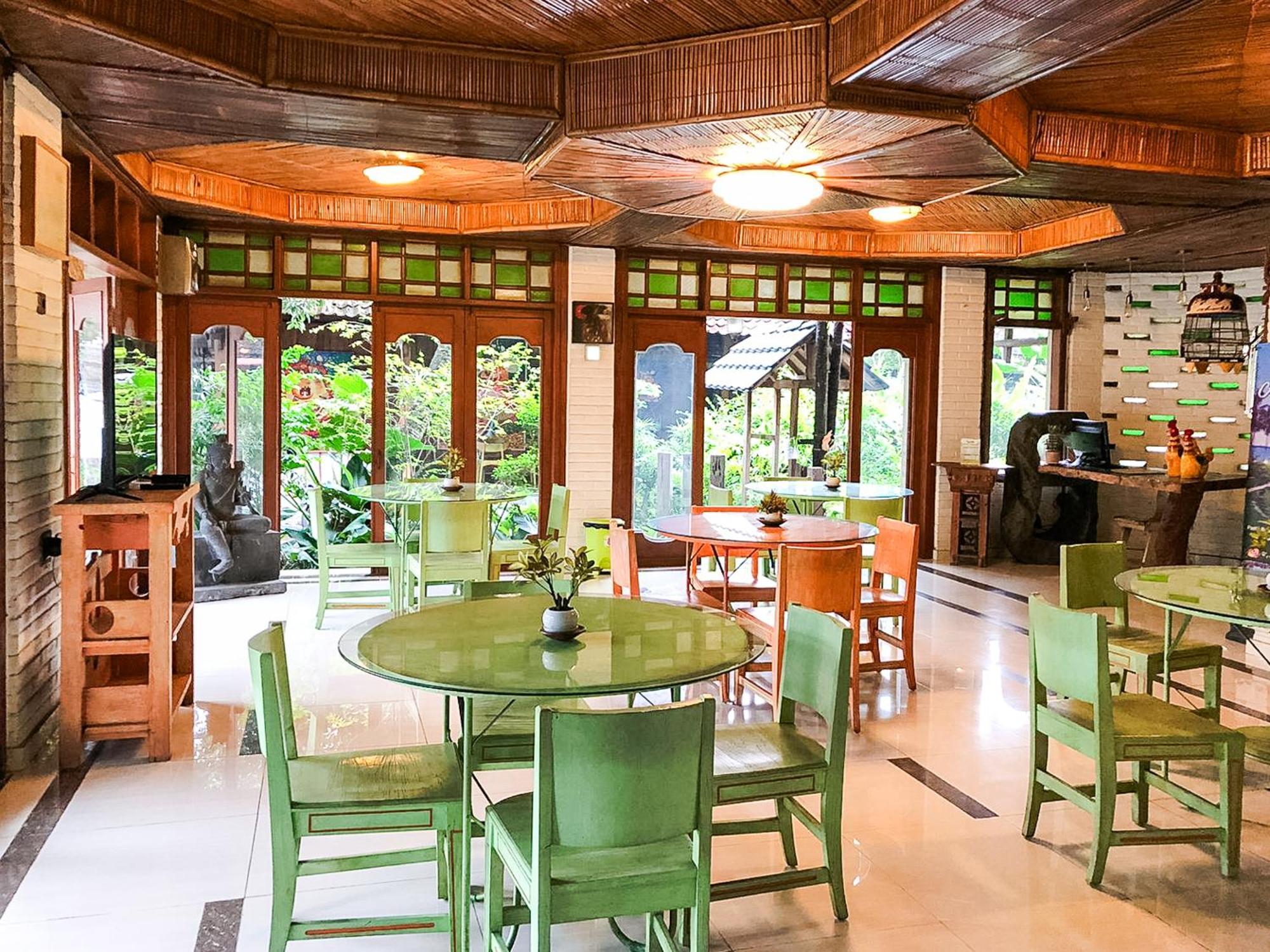 Arys Garden Hotel Yogyakarta Exterior foto